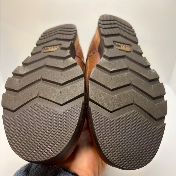 Sorel Major Pull On Boots - Grizzly Bear Tan Leather/Suede Mid-Calf Buckles - Picture 9 of 12